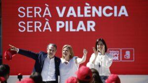 Bernabé inicia su campaña a la alcaldía con un neón, un desayuno con el alcalde de Vigo y un nuevo término: "Hay que 'pilarear' más"