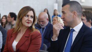 "Almuerzo Político en el Club de Tenis de Valencia: Catalá y Mompó entre Saques y Reveses Orgánicos"