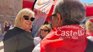 La Plaza Mayor de Castellón se transforma en una vibrante pista de baile con un festival enérgico para más de 200 mayores