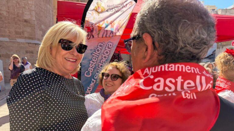 La Plaza Mayor de Castellón se transforma en una vibrante pista de baile con un festival enérgico para más de 200 mayores
