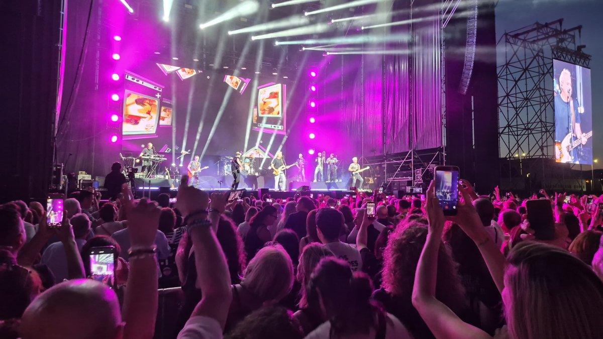 Hombres G eligen Castellón para su gira mundial: miles de fans cantan Venezia y Devuélveme a mi chica en el Refeyme