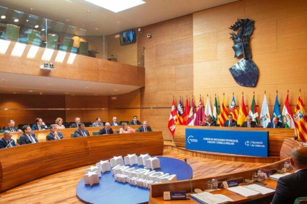 Diputaciones de España se alzan en Valencia exigiendo una financiación justa y autonomía real frente al Gobierno de Sánchez