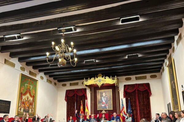 La hipocresía de Compromís en Elche: Critican a Vox pero ignoran los insultos de Óscar Puente