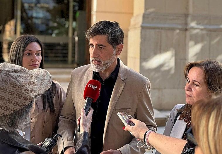 El PSOE solicita la comparecencia de Mazón y Llorca en la comisión de bonos comercio antes que la de los alcaldes socialistas