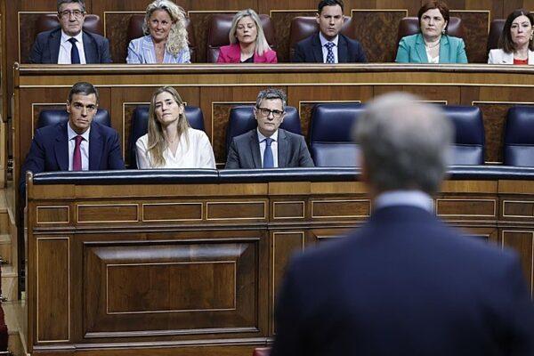 El Gobierno reconoce la solidez del auto del juez, pero defiende a Zapatero: «No es comparable con Cerdán»