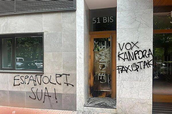 Vox denuncia un segundo ataque a su sede de Vitoria este fin de semana