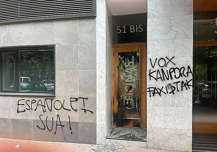 Vox denuncia un segundo ataque a su sede de Vitoria este fin de semana