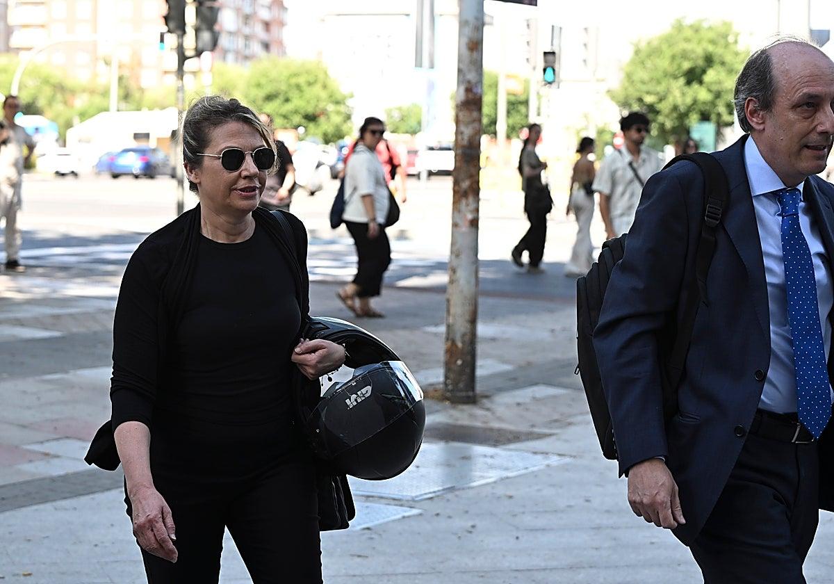 Solicitan al juez la retirada del pasaporte de Begoña Gómez ante el riesgo de fuga