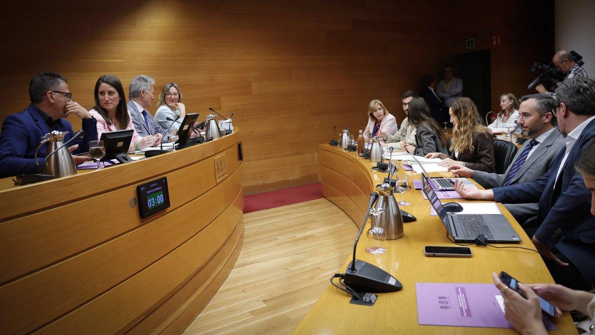 Las Corts inician la comisión de las VPP Les Naus con exresponsables del tripartito de Alicante como primeros comparecientes