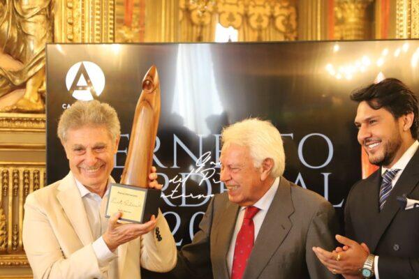 Felipe González destaca el español como "patria común" en la celebración de los Premios Ernesto Cardenal