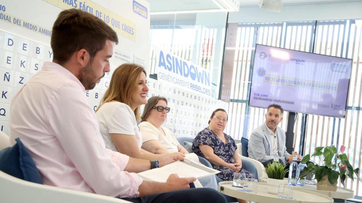 Las Amparos: Las influencers valencianas que lideran la nueva campaña de concienciación sobre reciclaje
