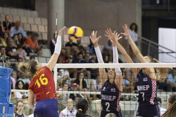 Alicante acoge a la selección española femenina de voleibol invicta en su camino hacia el sueño europeo en el pabellón Pedro Ferrándiz