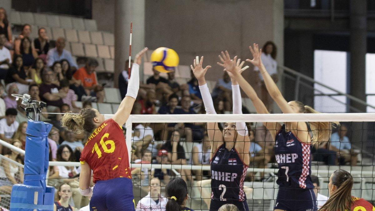 Alicante acoge a la selección española femenina de voleibol invicta en su camino hacia el sueño europeo en el pabellón Pedro Ferrándiz