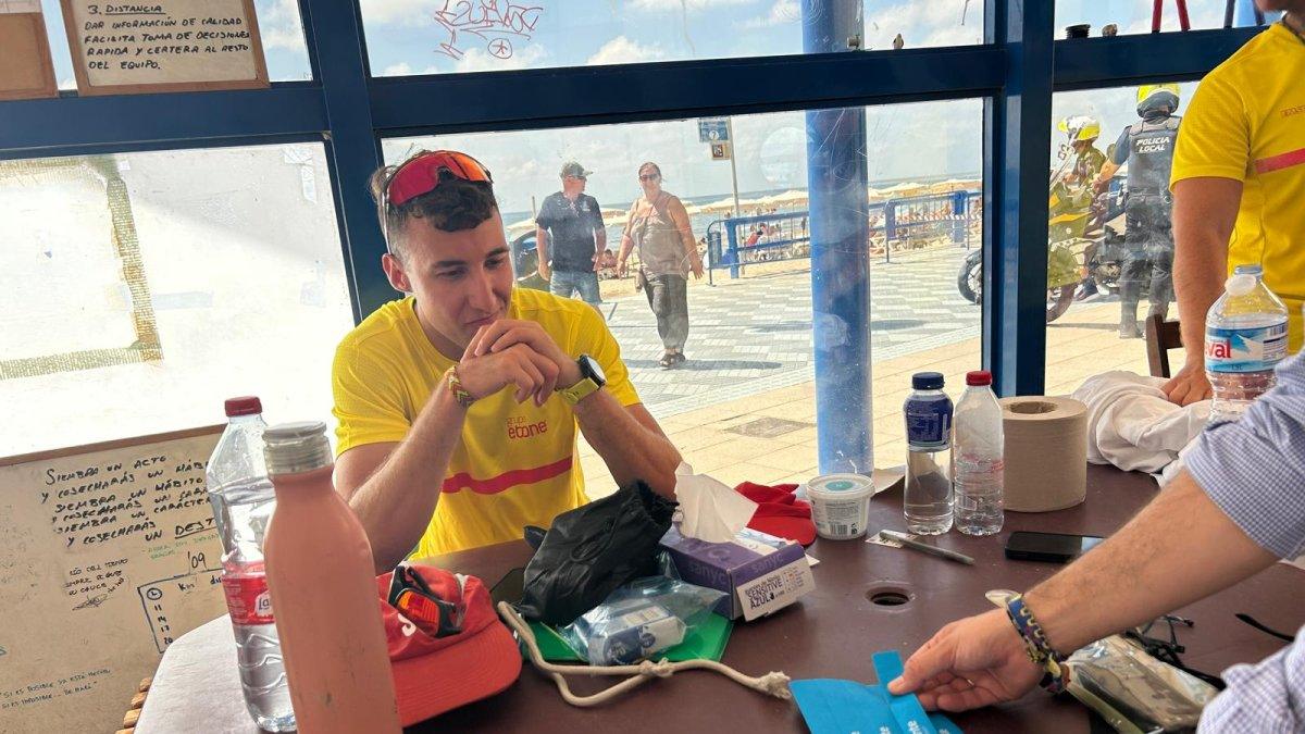 Descubre cómo las pulseras de seguridad de Alicante ayudarán a prevenir la pérdida de niños en la playa