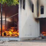 Incendio devastador en Xàtiva: colapso de una nave de 7.000 metros y consejos de Emergencias para la ciudadanía