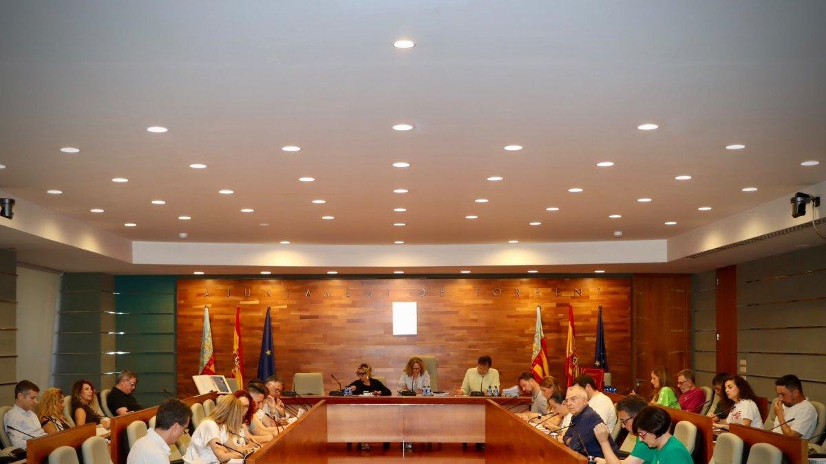 Torrent logra la aprobación del plan de climatización para colegios públicos con una inversión de 1,3 millones de euros