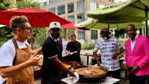 Edu Torres encabeza la expedición valenciana que lleva la auténtica paella a Atlanta