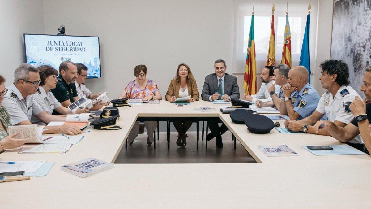 "Pulseras Antidroga y Más de 500 Agentes de Seguridad en Castellón para las Festividades de Sant Joan y Sant Pere"