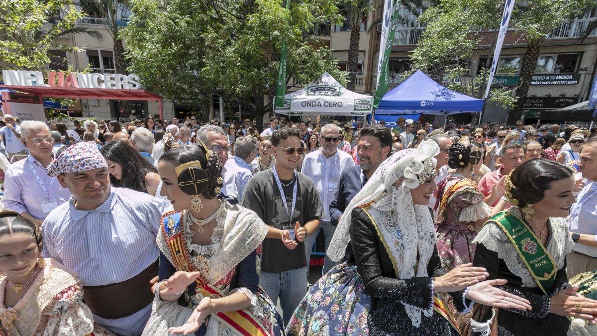 Éxito rotundo en las Hogueras: un millón de visitantes, 454.000 viajeros en el TRAM y 3.830 toneladas de residuos gestionados