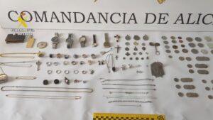 Desmantelan una banda de ladrones de pisos en Torrevieja tras una identificación de tráfico: seis detenidos