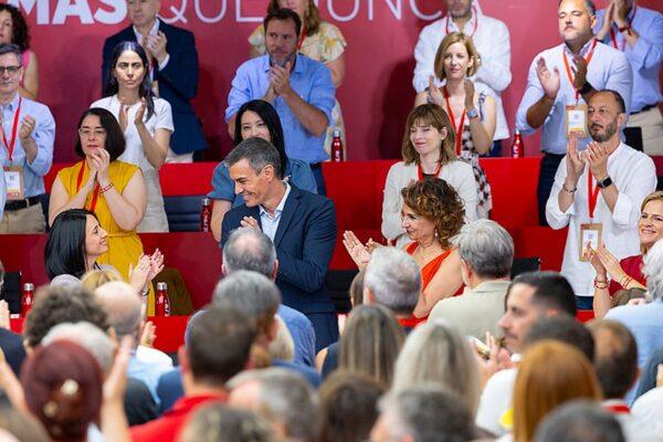 El PSOE respalda a Sánchez para evitar el fin de ciclo político en España
