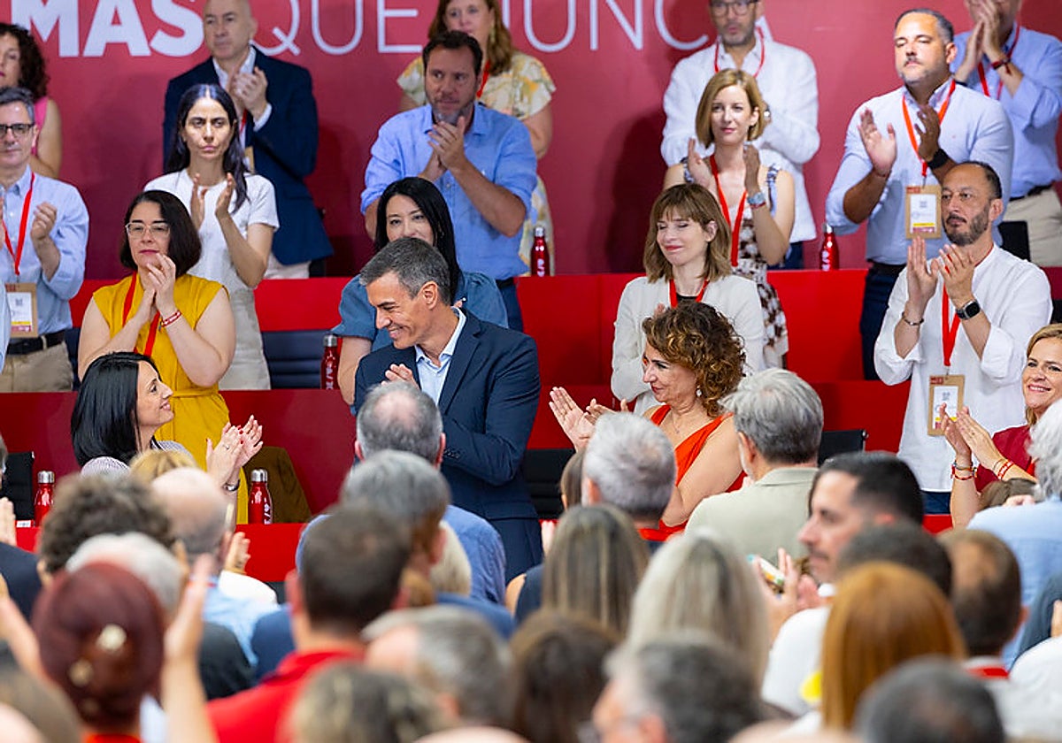El PSOE respalda a Sánchez para evitar el fin de ciclo político en España