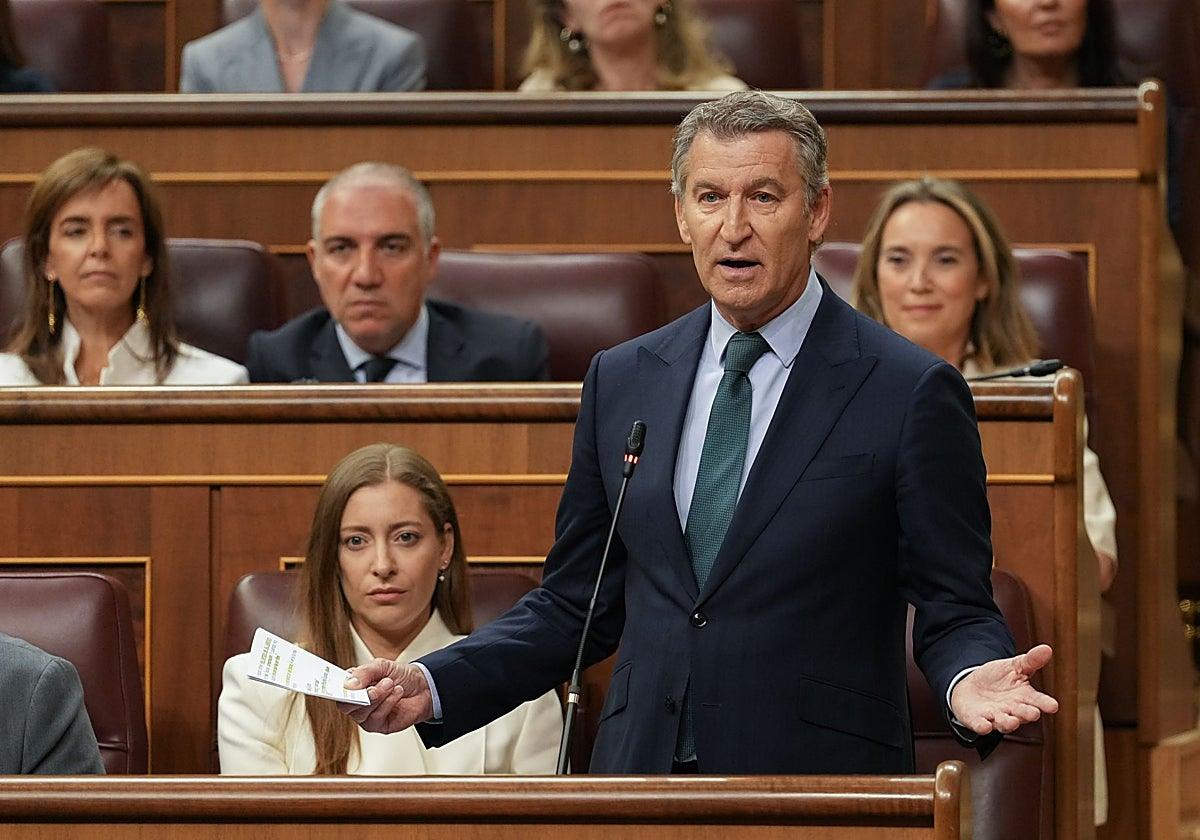 El PP pide al PSOE que retire el carné de militante a Zapatero por sus "delitos" sin cambios