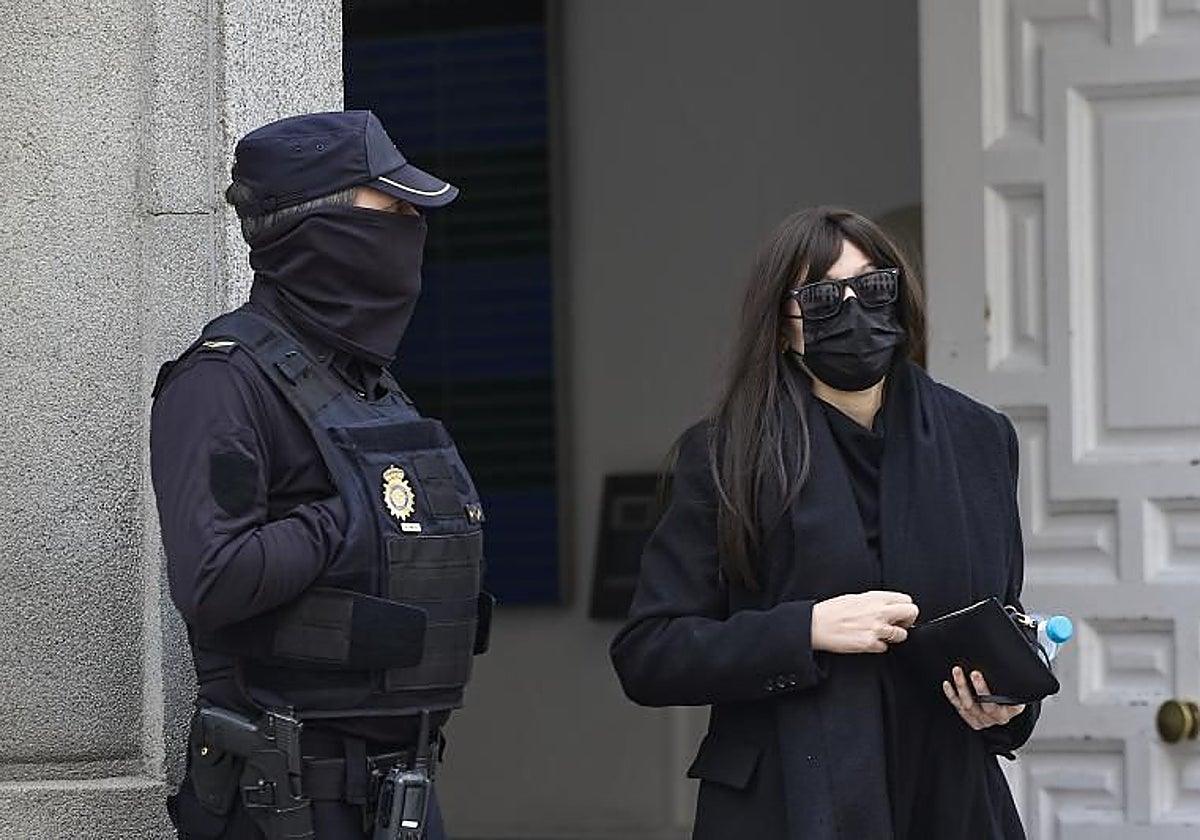 El juez del 'caso Koldo' acusa a la exnovia de Ábalos, Jésica Rodríguez, por su conexión con Adif