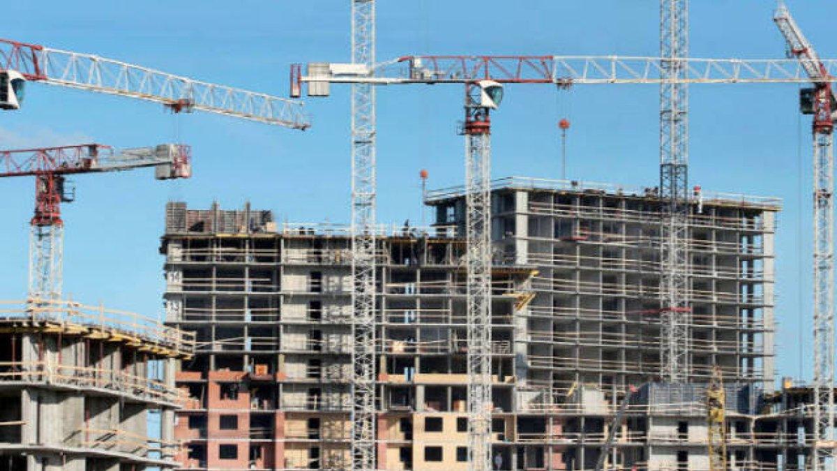 El ISpA de la Cámara de Comercio: Construcción y Servicios Impulsan la Economía de Alicante en el Primer Trimestre