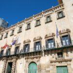 Alicante finaliza 2025 con un superávit de 65,5 millones y respeta todas las normativas fiscales