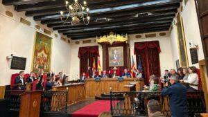 Elche rinde homenaje a las víctimas de ETA con la aprobación de una moción conmemorativa