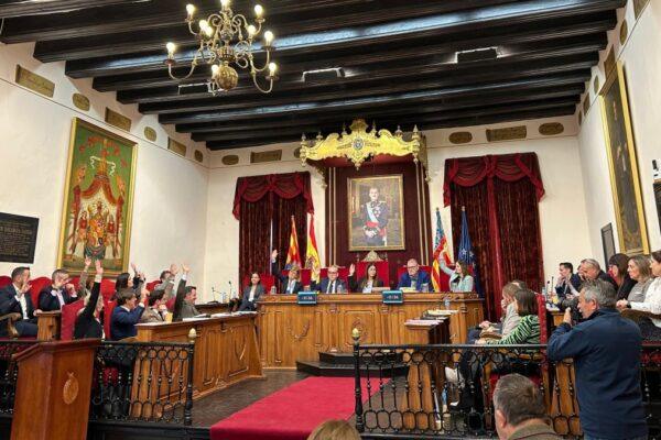Elche rinde homenaje a las víctimas de ETA con la aprobación de una moción conmemorativa