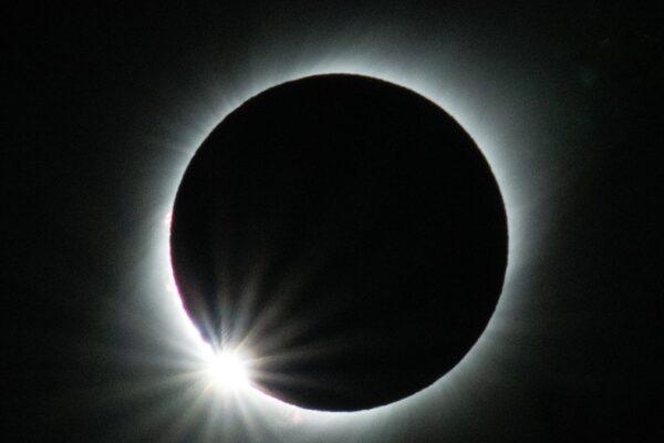 La Comunitat Valenciana pone en marcha un dispositivo especial para gestionar la afluencia de turistas durante el eclipse solar
