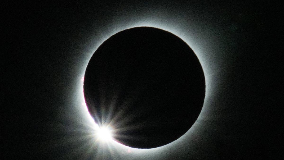La Comunitat Valenciana pone en marcha un dispositivo especial para gestionar la afluencia de turistas durante el eclipse solar