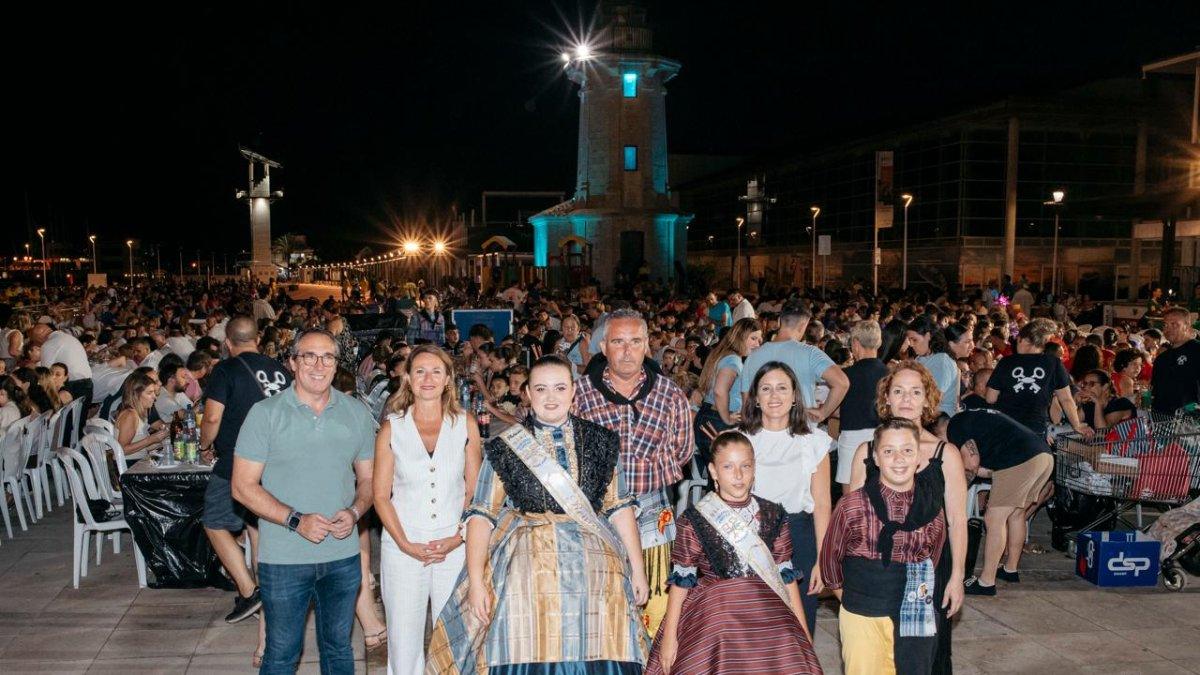 El 'Sopar de Pa i Porta' congrega a más de 3.500 personas y ratifica el éxito de las fiestas de Sant Pere en Castellón