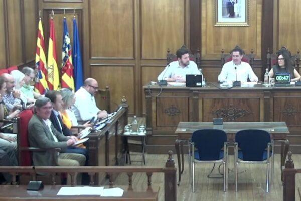 Conflicto en Alcoy: El PP exige una auditoría sobre contrataciones mientras PSOE y Compromís se oponen a su apoyo
