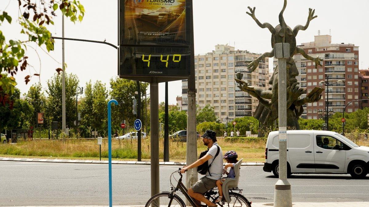 Ola de calor en la Comunitat: temperaturas extremas que superan los 44ºC y alerta de situación "muy peligrosa"