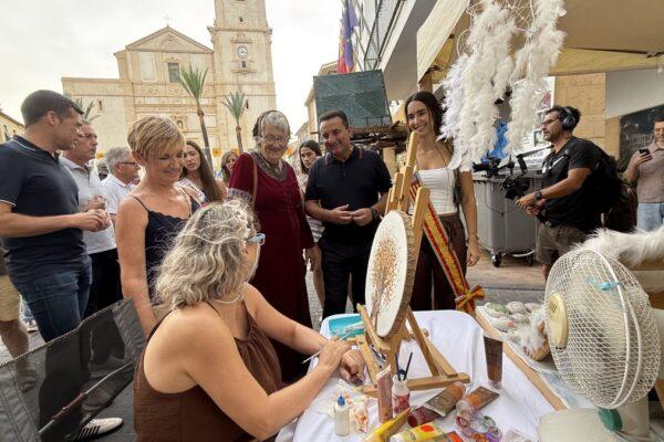 La Consellera de Turismo destaca en la 20ª edición del Mercado Medieval de La Nucía