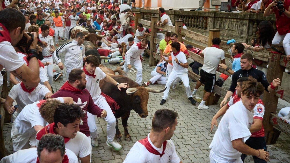 Último encierro de San Fermín: dos valencianos hospitalizados tras la emocionante carrera