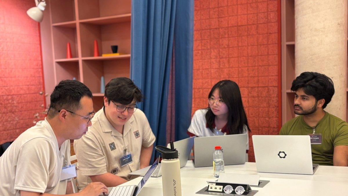 Valencia se posiciona como la capital global de la IA segura con su primera promoción de evaluadores de inteligencia artificial