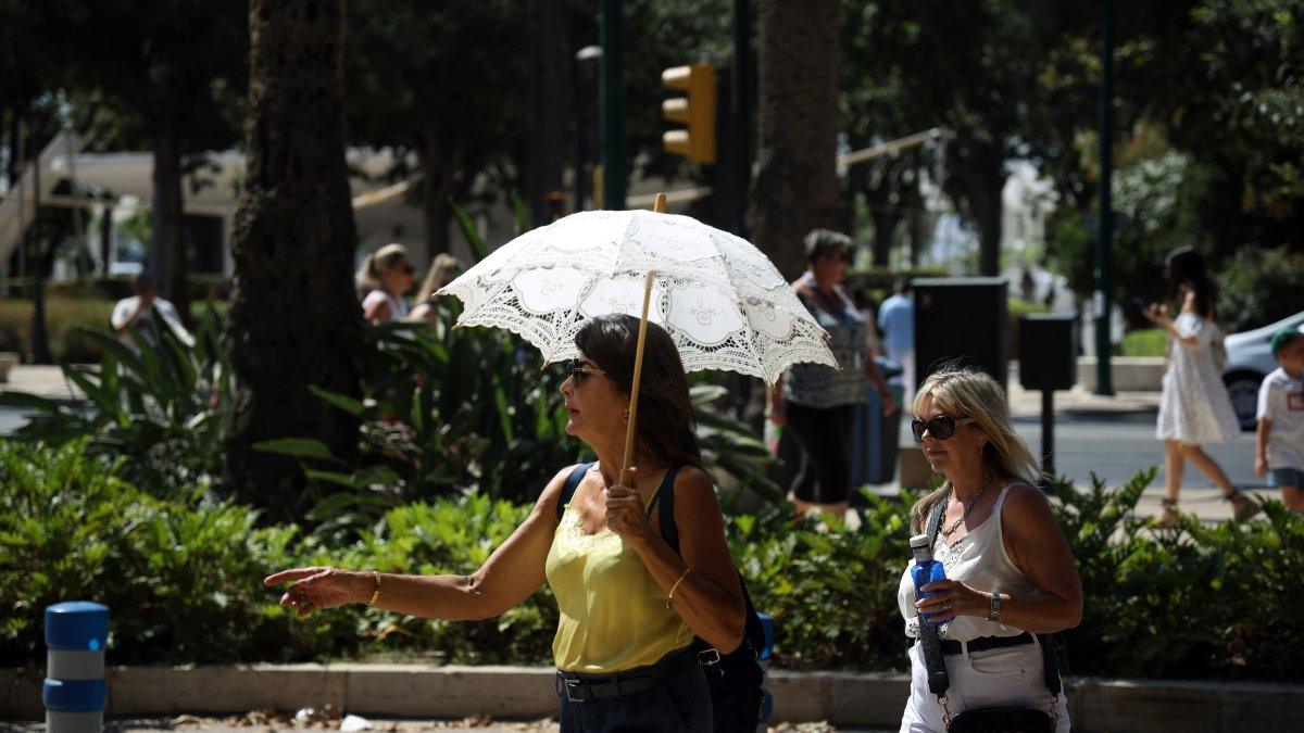 Descubre cómo combatir el calor este verano: consejos y trucos efectivos