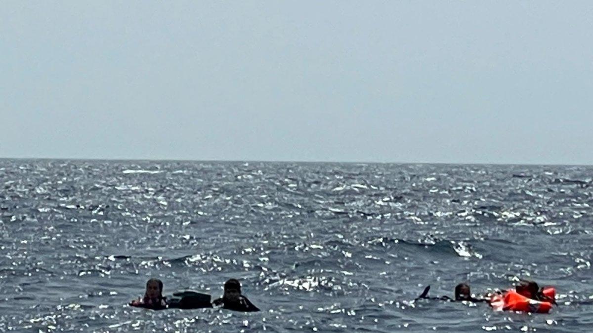 Rescate de 11 personas tras el hundimiento de un catamarán en el sureste de Tabarca