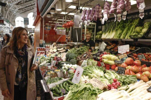 Catalá destina más de 800.000 euros a la restauración de la fachada y cúpulas del Mercado Central
