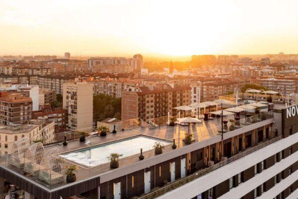 Descubre la terraza más impresionante de Valencia para disfrutar del eclipse lunar