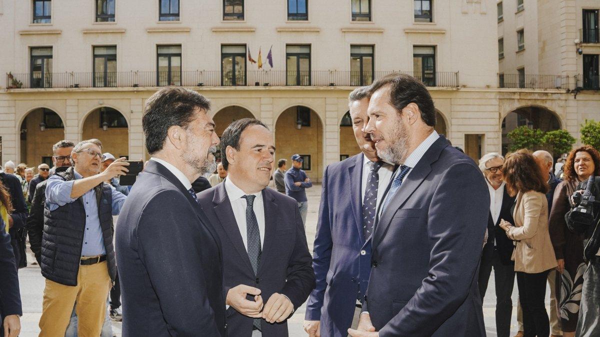 Óscar López sugiere que Óscar Puente podría ser el candidato del PSOE por Alicante en las elecciones generales