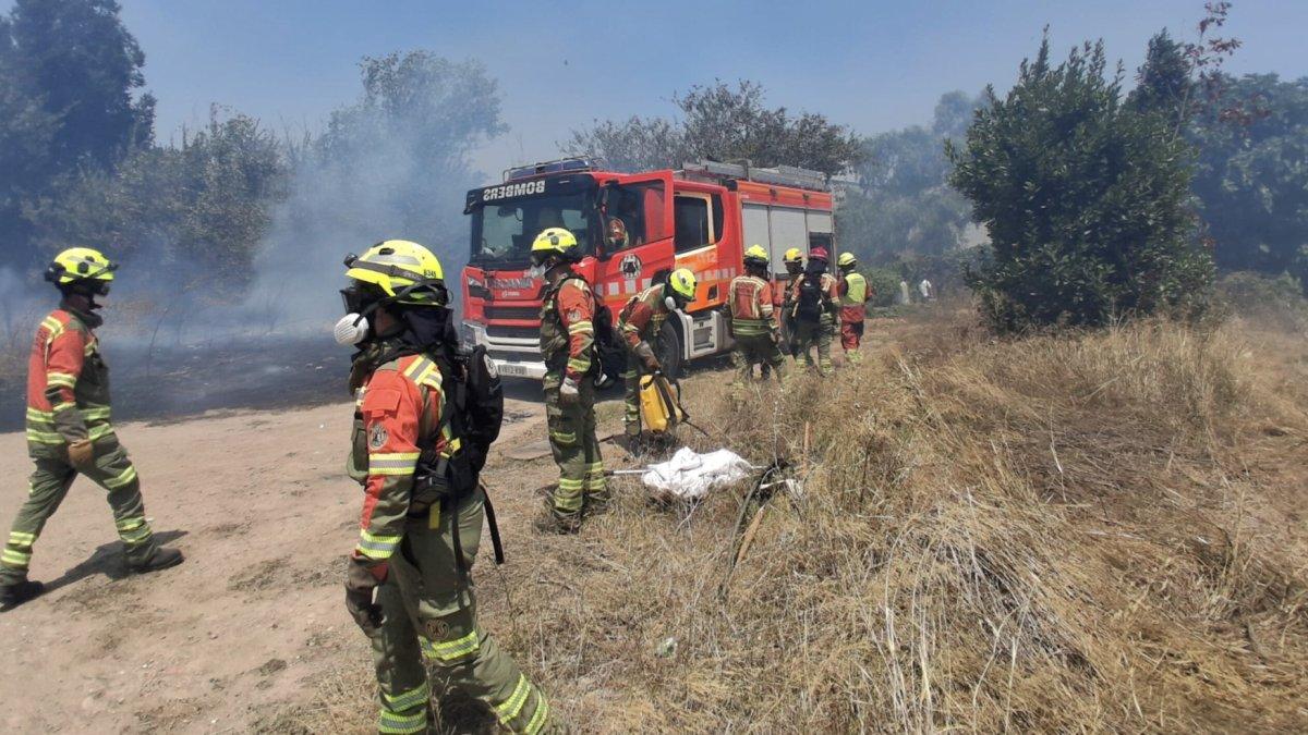 Incendio en Manises: fallece un hombre de 78 años atrapado en su coche junto a un barranco