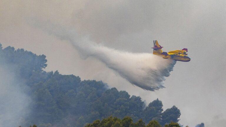 Incendio en la Vall d’Uixó: Avances positivos y preocupaciones en el flanco entre Tales y Alfondeguilla