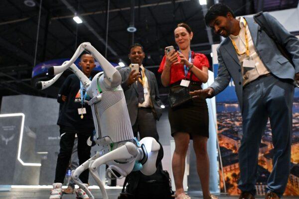 La distracción de los robots y el espectáculo en la ONU: ¿por qué el debate sobre la IA es urgente?