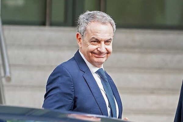 El juez Calama desestima la solicitud de Zapatero para cancelar la causa y convoca a los directivos de Plus Ultra que vinculan al expresidente con el rescate financiero