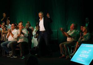El PSOE, dividido y titubeante, se aferra a Zapatero en tiempos inciertos